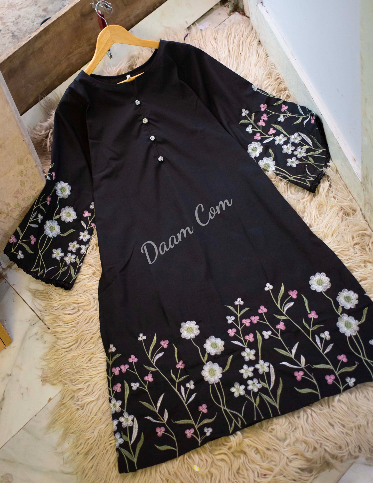 M Floral Design Black