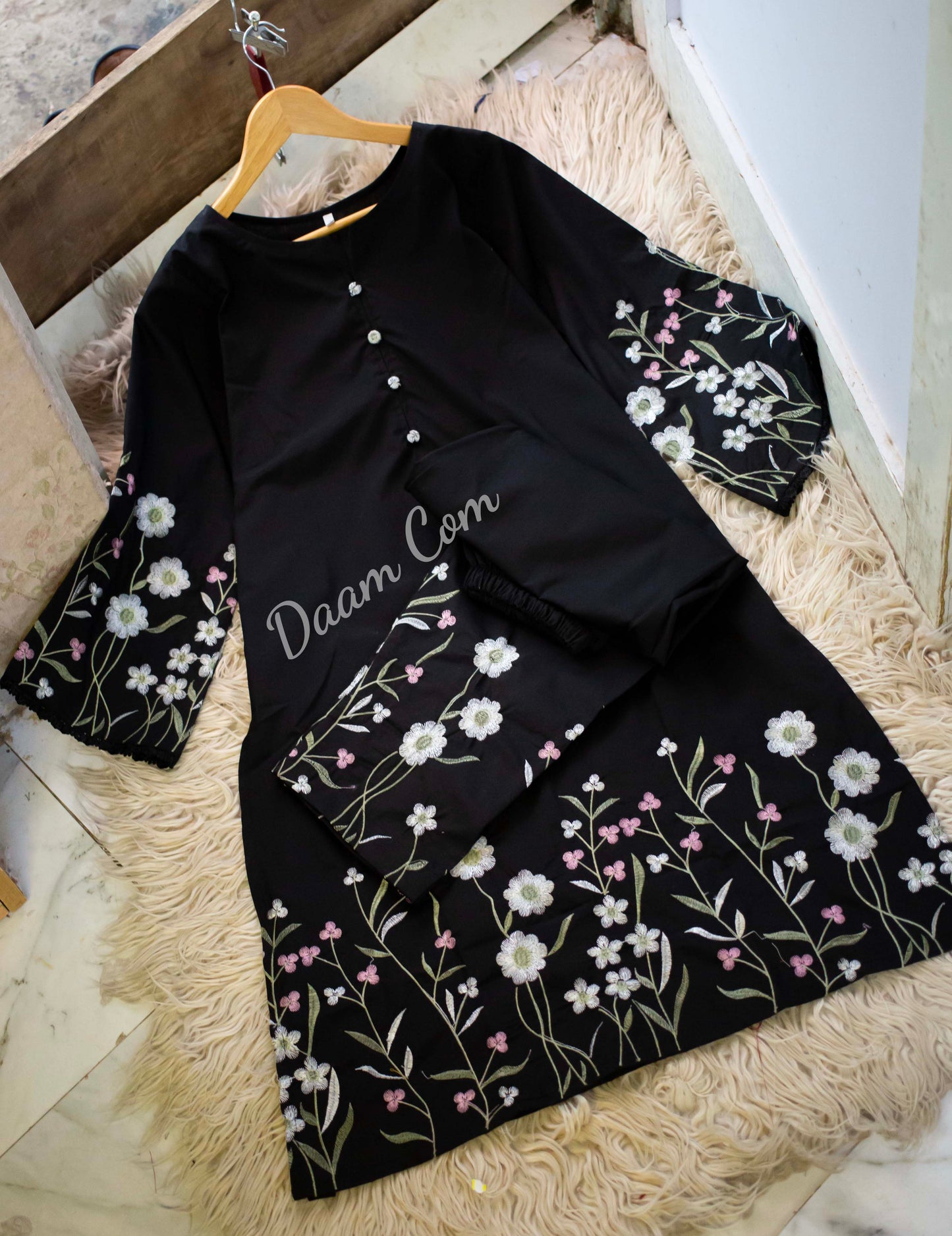 M Floral Design Black