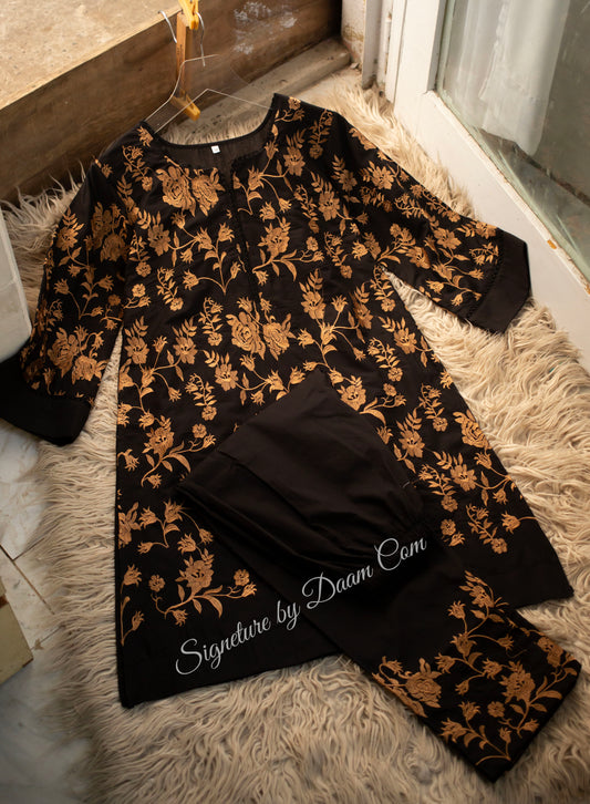 Trendy Black