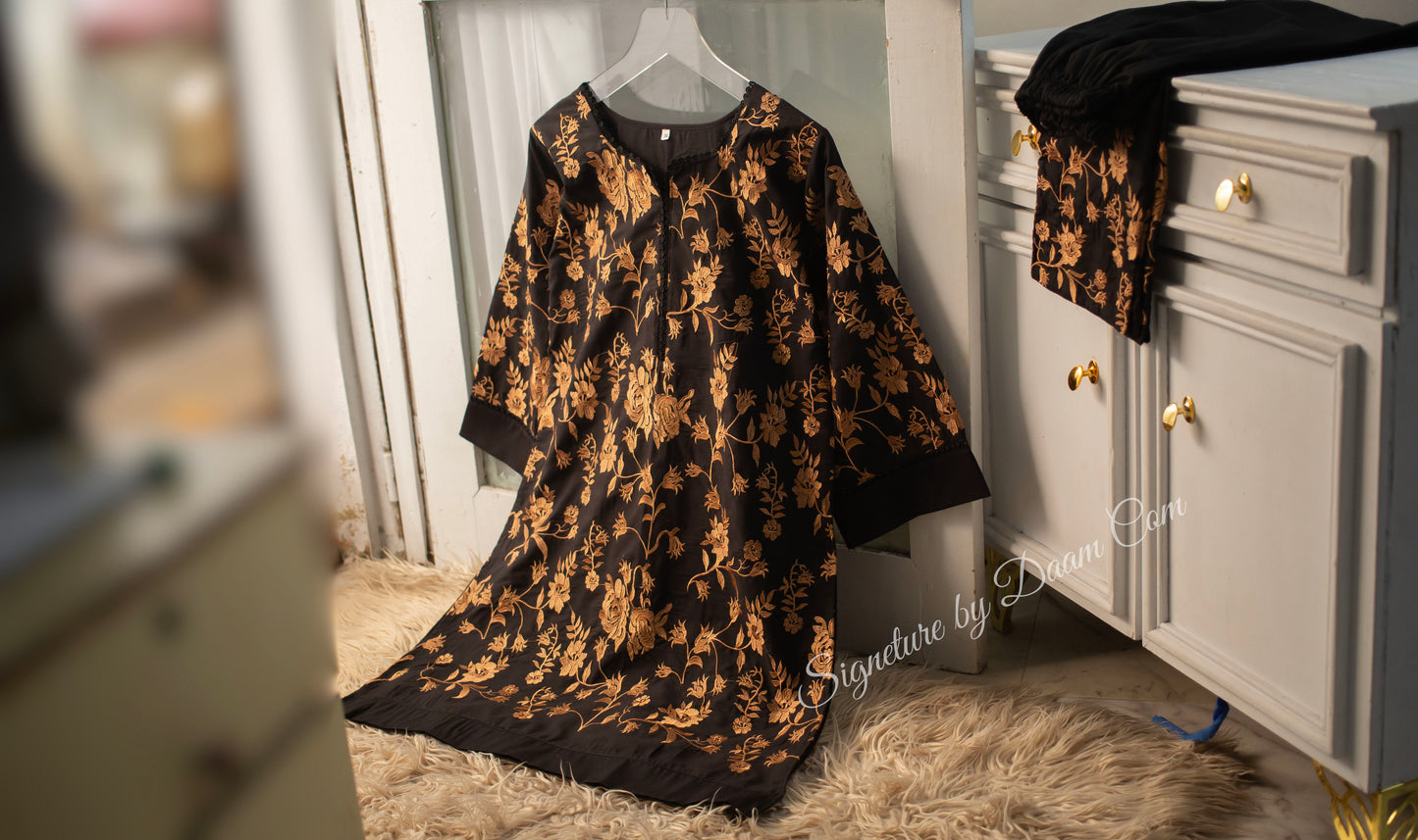 Trendy Black